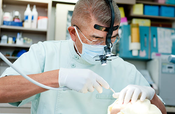 中期以上に進行した歯周病は外科的な治療